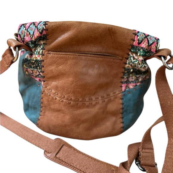 The Sak Women's Handbag Purse Tan Leather Crossbody Beaded Patchwork Bag. - Picture 3 of 14